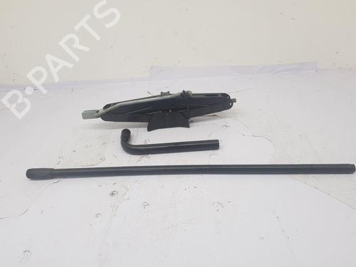 Used Jack Kit Jack Kit DACIA SANDERO II TCe 90 (B8M1, B8MA, B8AC) (90 hp) 34042734 34042734