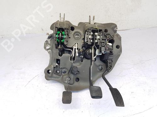 Pedal VAUXHALL CORSA Mk IV (E) (X15) 1.4 (75 hp) 28329769