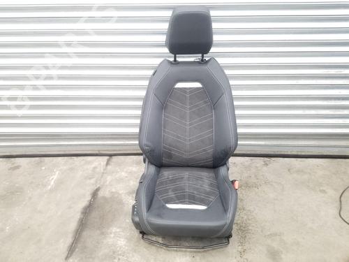 Used Right front seat OPEL CORSA F (P2JO) 1.2 (68) (101 hp) 28158166