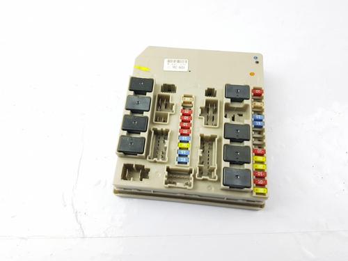 Sikringsdose RENAULT CLIO III (BR0/1, CR0/1) 1.2 16V (BR02, BR0J, BR11, CR02, CR0J, CR11) (75 hp) 28032641