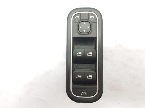 Used Right front window switch MERCEDES-BENZ A-CLASS (W177) A 180 d (177.003) (116 hp) 30471455
