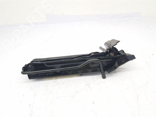 jack-kit-ford-fiesta-vi-cb1-ccn-2008-34042570 main image