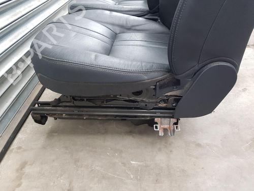 Right front seat LAND ROVER DISCOVERY IV (L319) 3.0 TD 4x4 | BP26915072C16 