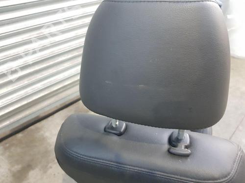 Right front seat MITSUBISHI L200 / TRITON (KA_T, KB_T) 2.5 DI-D 4WD (KB4T) | BP30923983C16