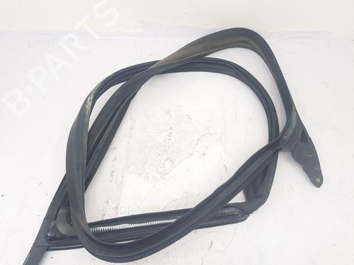 Used Rubber door seal Rubber door seal TESLA MODEL 3 (5YJ3) EV AWD (351 hp) 34226297 34226297