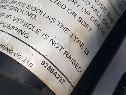 Jack Kit MITSUBISHI L200 / TRITON (KJ_, KK_, KL_) 2.5 DI-D 4WD | BP30796098C119