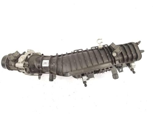 Used Intake manifold BMW 5 (G30, F90) 530 e Plug-in Hybrid (252 hp) 28612540