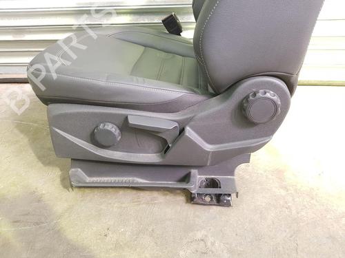 Right front seat FORD KUGA I 2.0 TDCi | BP28684152C16
