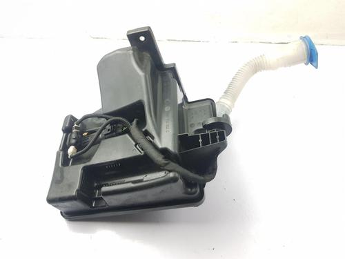 Used Windscreen washer tank Windscreen washer tank VW POLO V (6R1, 6C1) 1.2 TDI (75 hp) 33726437 33726437