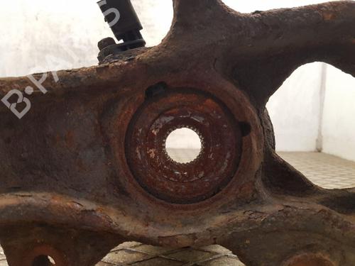 Achsschenkel rechts vorne VW AMAROK (2HA, 2HB, S1B, S6B, S7A, S7B, AGD) 2.0 TDI 4motion | BP30520497M26