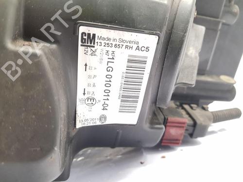 Right headlight VAUXHALL ASTRA Mk VI (J) (P10) 1.6 | BP32252096C29 