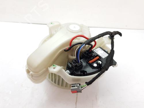 Used Heater blower motor LAND ROVER DEFENDER Station Wagon (L663) P300 Si4 4x4 (300 hp) 22677990