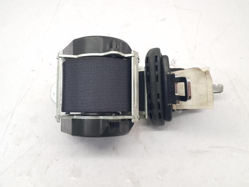 rear-center-seatbelt-mitsubishi-asx-ga_w_-2009-33412734 main image