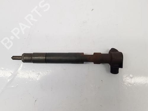 Used Injector MERCEDES-BENZ GLA-CLASS (X156) GLA 200 CDI / d (156.908) (136 hp) 32069910