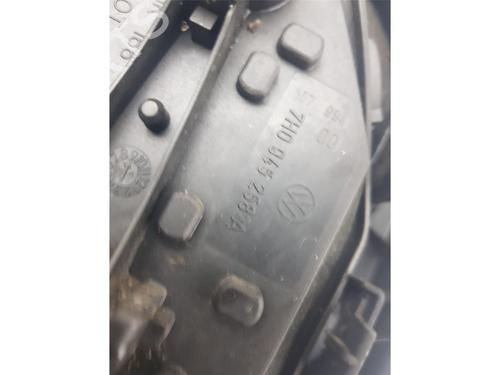 Feu arrière gauche VW TRANSPORTER T5 Van (7HA, 7HH, 7EA, 7EH) 1.9 TDI | BP30628148C34 