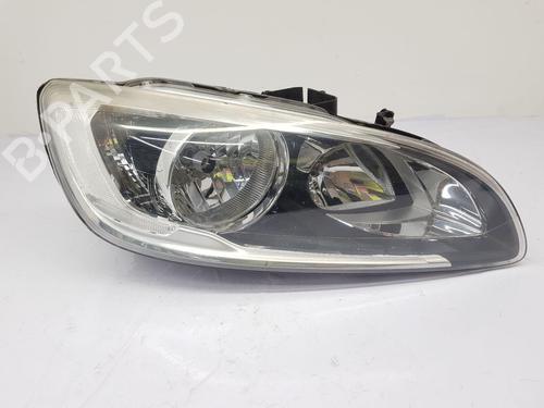 Phare droit VOLVO V60 I (155) D2 (120 hp) 32097835