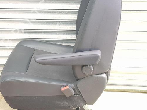 Right front seat VAUXHALL VIVARO C Van (K0) 1.5 | BP36052130C16 - Image 9