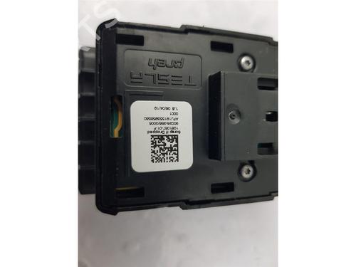 Right front window switch TESLA MODEL 3 (5YJ3) | BP39031966I26 - Image 4