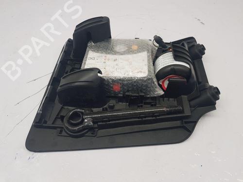 Used Jack Kit Jack Kit SMART FORFOUR Hatchback (453) 1.0 (453.042, 453.043) (71 hp) 36167161 36167161