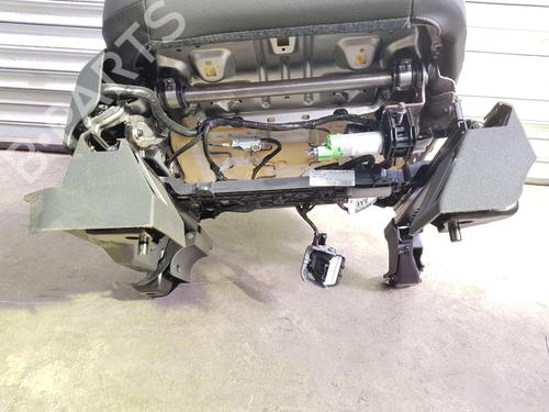 Right front seat FORD KUGA I 2.0 TDCi | BP28684152C16