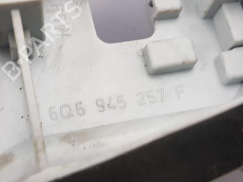 Lamp holder VW POLO IV (9N_, 9A_) 1.4 16V | BP32306567L10 