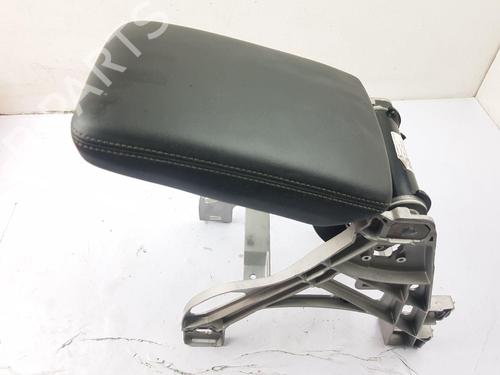 Used Armrest / Center console AUDI A4 B9 (8W2, 8WC) 2.0 TDI quattro (190 hp) 32375152