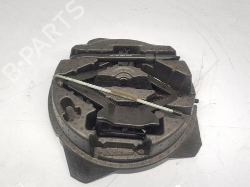 Used Jack Kit LAND ROVER FREELANDER 2 (L359) 2.2 TD4 4x4 (160 hp) 31053545