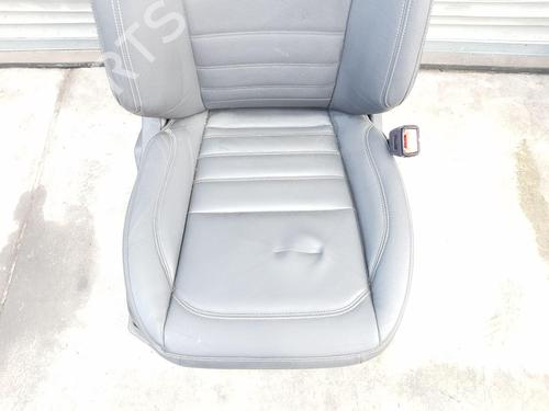 Right front seat FORD KUGA I 2.0 TDCi | BP28684152C16