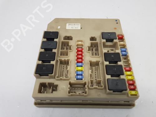 Used Fuse box Fuse box RENAULT CLIO III (BR0/1, CR0/1) 1.2 16V (BR02, BR0J, BR11, CR02, CR0J, CR11) (75 hp) 33130761 33130761