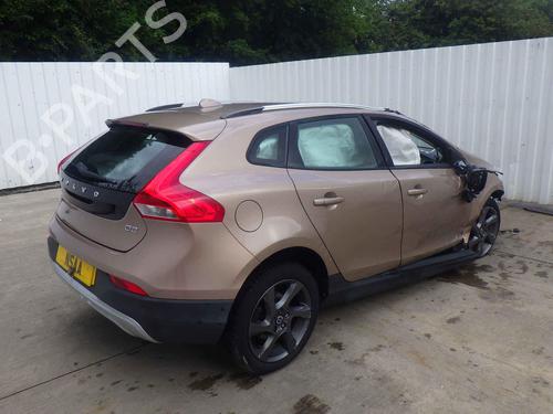 Gearkasse VOLVO V40 Hatchback (525) D2 | BP30806038M3