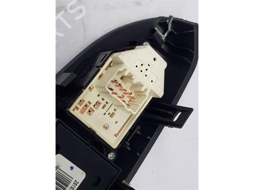 Right front window switch KIA SOUL I (AM) 1.6 CRDi 128 | BP39203782I26 - Image 11