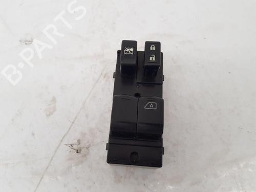 Used Right front window switch Right front window switch NISSAN MICRA IV (K13K, K13KK) 1.2 (80 hp) 34425808 34425808