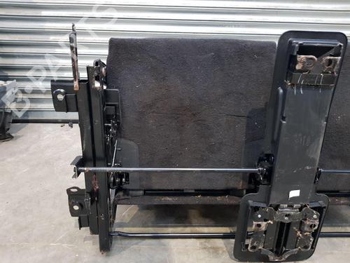 Rear seat LAND ROVER DISCOVERY IV (L319) 3.0 SDV6 4x4 | BP32198854C17