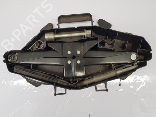 Used Jack Kit RENAULT TRAFIC II Van (FL) 2.0 dCi 115 (FL01, FL0U, FL00, FL0H, FL0M) (114 hp) 32149017