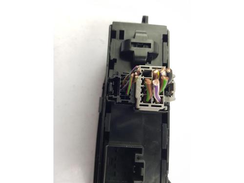 Right front window switch FORD FOCUS III 1.6 Flexifuel | BP22658798I26 