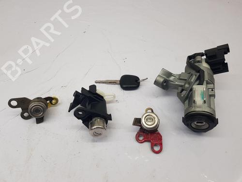 Used Ignition barrel Ignition barrel TOYOTA YARIS (_P1_) 1.0 (SCP10_, SCP10R) (65 hp) 36240913 36240913