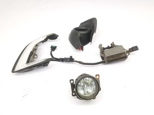 Used Left front fog light MITSUBISHI ASX (GA_W_) 1.8 DI-D (GA6W) (116 hp) 32034754
