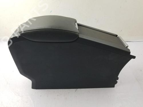 Used Armrest / Center console Armrest / Center console 38701742 38701742