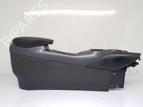 Used Armrest / Center console NISSAN JUKE (F16_) DIG-T 117 (117 hp) 22660308