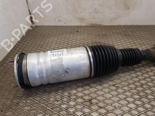 Højre fortil støddæmper LAND ROVER RANGE ROVER IV (L405) 4.4 SDV8 4x4 | BP29737888M17 