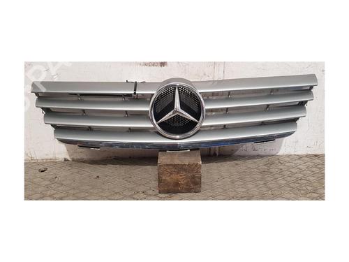 Used Grille MERCEDES-BENZ C-CLASS Coupe (CL203) C 180 Kompressor (203.746) (143 hp) 22749329