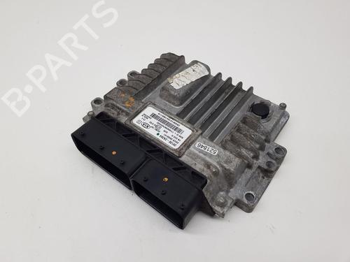 Used Engine control unit (ECU) KIA VENGA (YN) 1.4 CRDi 90 (90 hp) 31053691