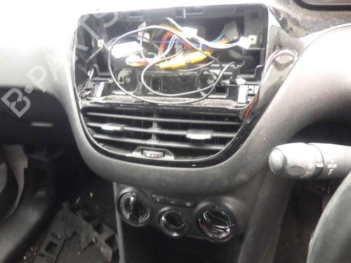 Front bumper PEUGEOT 208 I (CA_, CC_) 1.2 VTI 82 | BP32352789C7