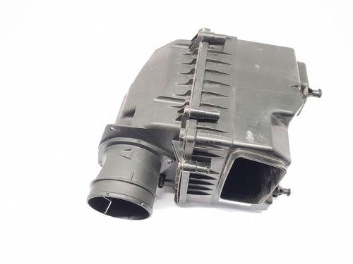 Used Air filter box LAND ROVER RANGE ROVER VELAR (L560) 2.0 D240 SD4 4x4 (241 hp) 30520697