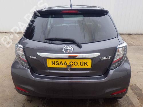 Right front fog light TOYOTA YARIS (_P13_) 1.3 (NSP130_, NSP130) | BP32275305C31