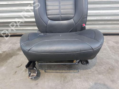 Right front seat MITSUBISHI L200 / TRITON (KA_T, KB_T) 2.5 DI-D 4WD (KB4T) | BP30923983C16