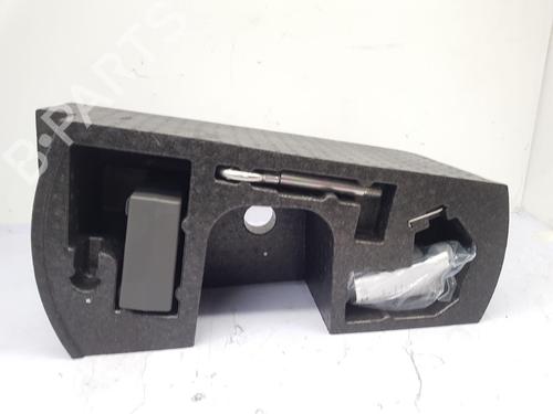 Used Jack Kit Jack Kit SEAT IBIZA IV ST (6J8, 6P8) 1.4 (85 hp) 34142113 34142113