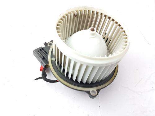Used Heater blower motor Heater blower motor IVECO DAILY VI Van 33S14, 35S14, 35C14, 42S14 (136 hp) 33130689 33130689