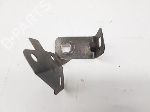 Used Front bumper bracket Front bumper bracket LAND ROVER DEFENDER Station Wagon (L663) D200 SD4 4x4 (200 hp) 36240724 36240724