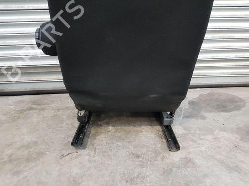 Right front seat NISSAN NV300 Van (X82)  | BP30924001C16 
